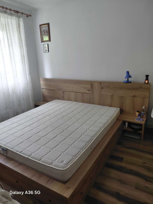 Vand pat dormitor si saltea Dormeo, în stare foarte bună