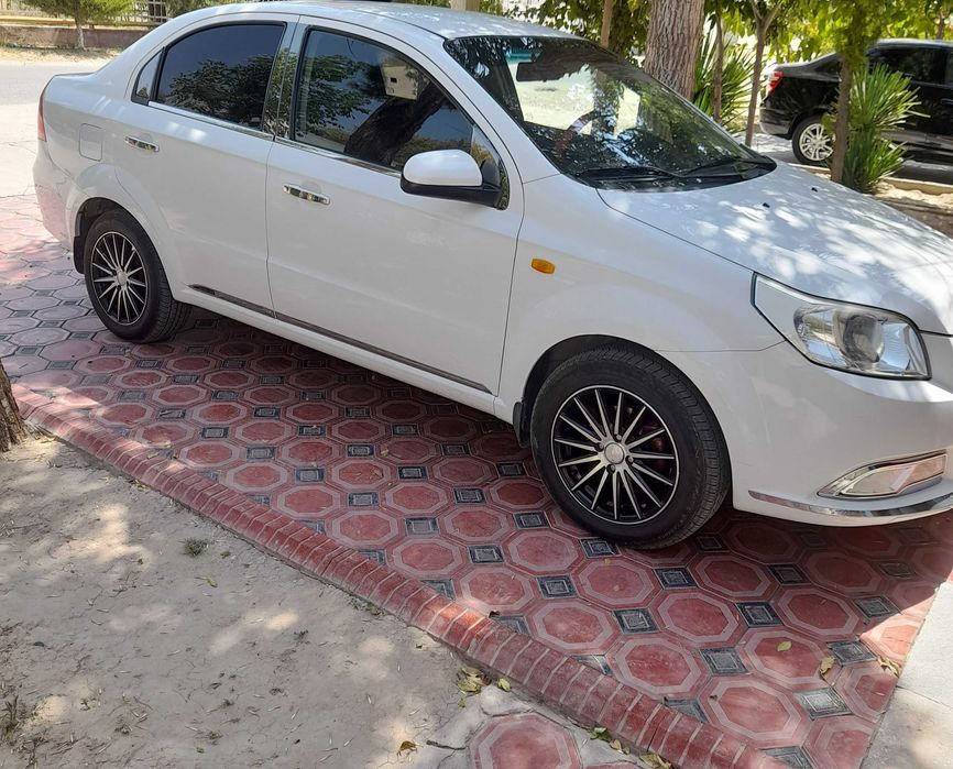 Nexia r 3 avtomobil