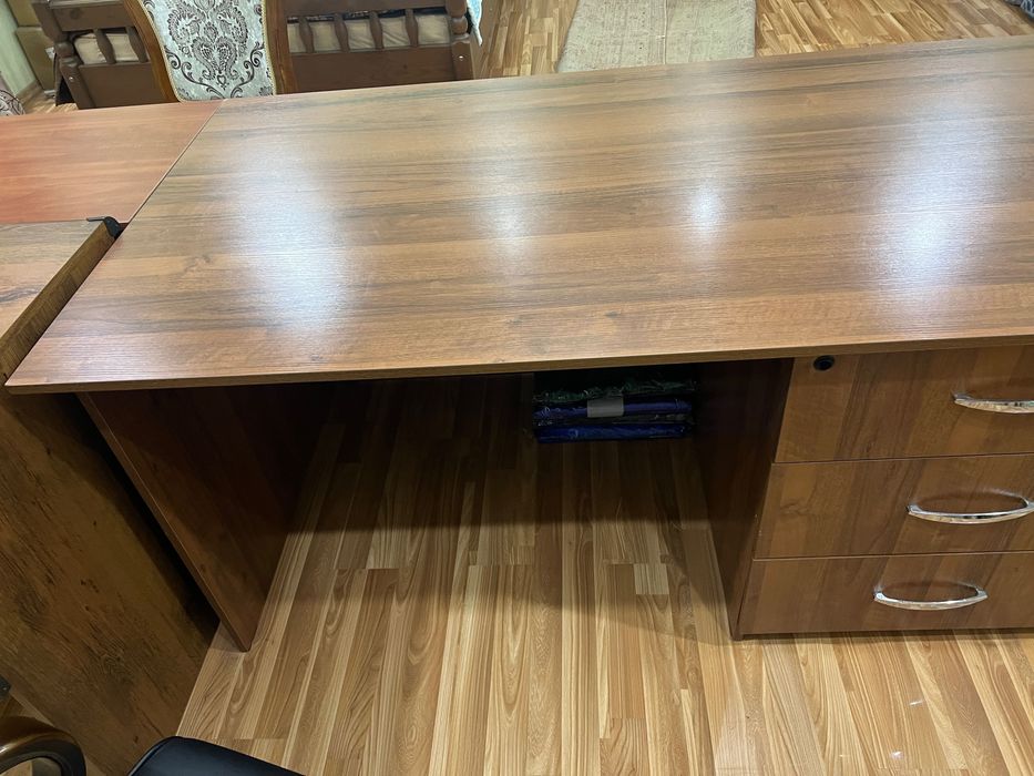 продам офисный стол