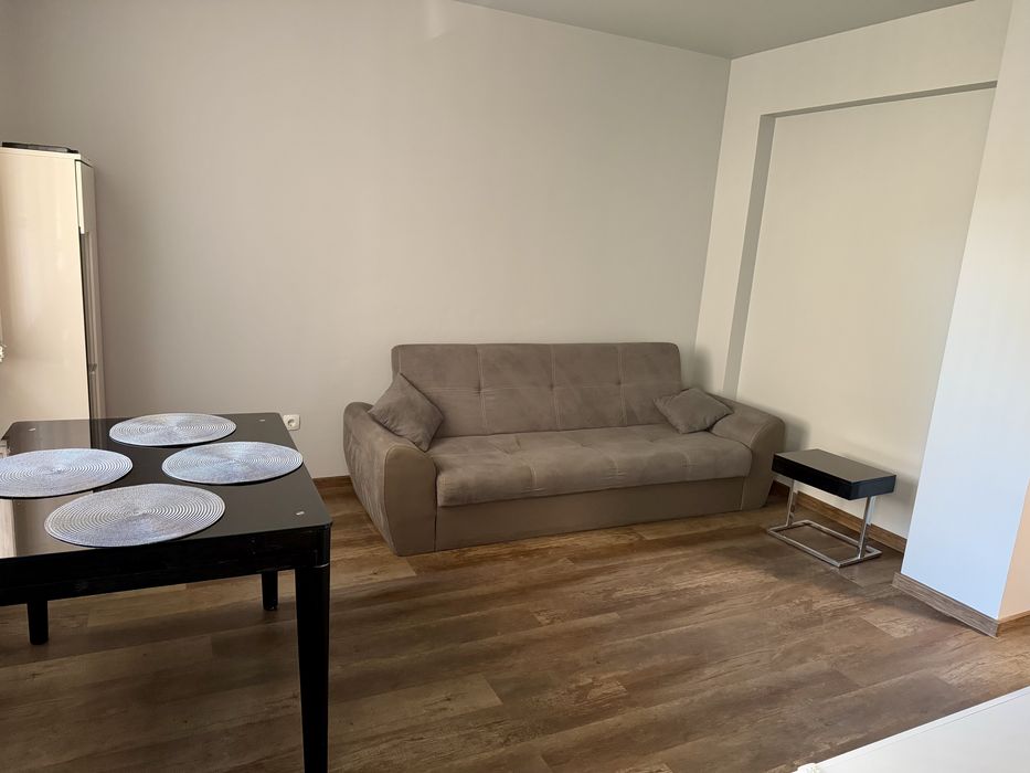 Дава се под наем Тристаен апартамент в Варна, Бриз - 50 кв.м за 637.5 € - Снимка #2