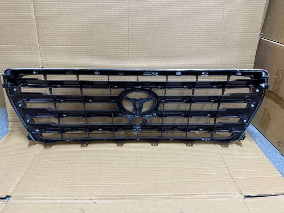 Решетка радиатора на land cruiser 200