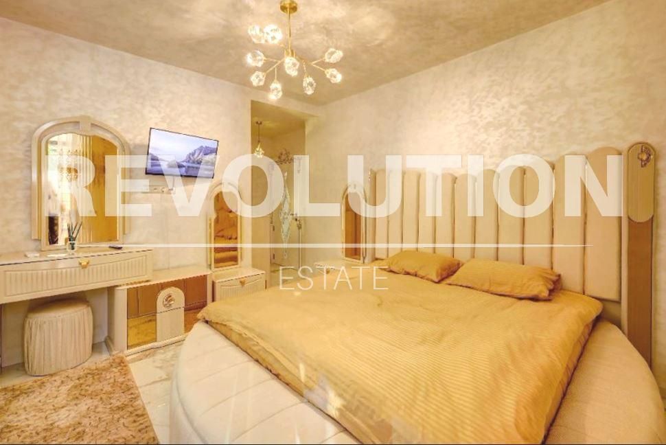 Тристаен апартамент в района на м-т Галата!