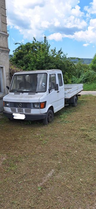 Мерцедес 407 дълга база, двойна гума