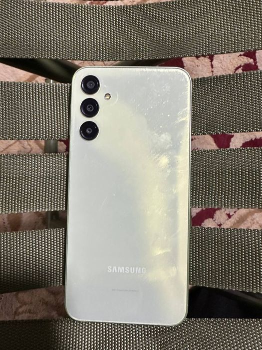 Samsung A24 yengidek