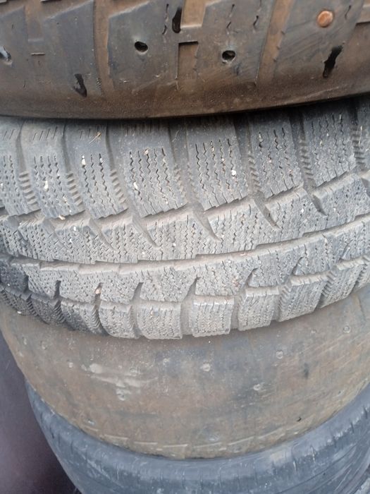 Продам резину на 15 и 16