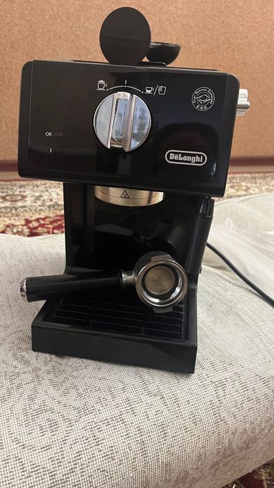 Продам кофемашинку Delonghi