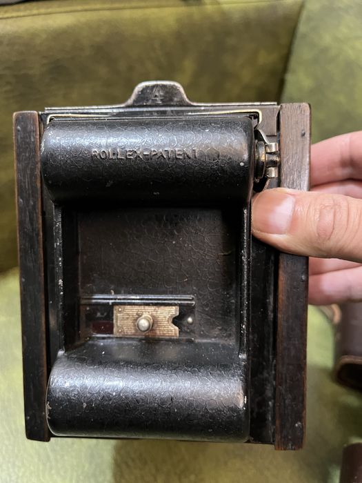 Aparat foto cu burduf din anii 20 cu adaptor Rollex