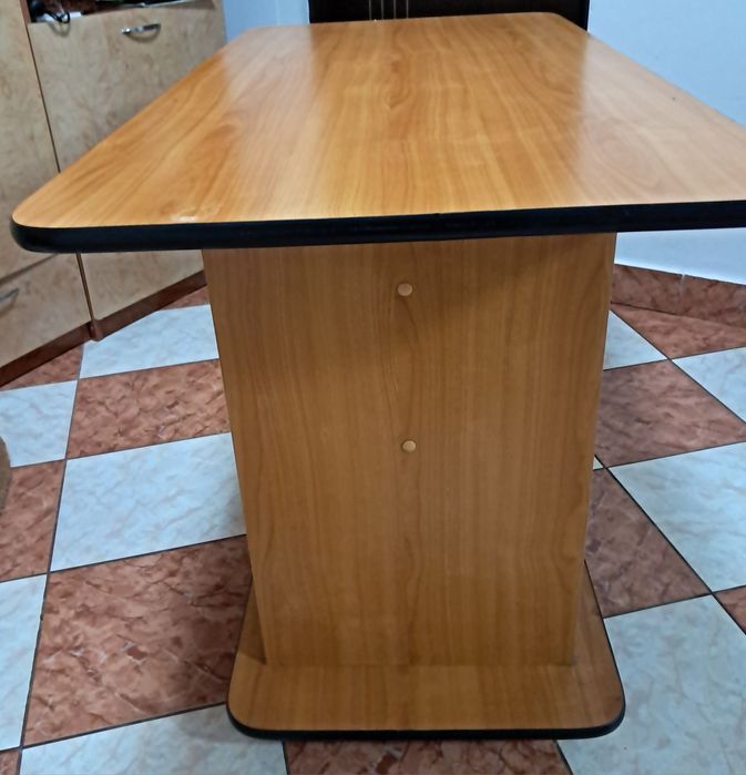 Masă/birou pe rotile culoare  maro deschis