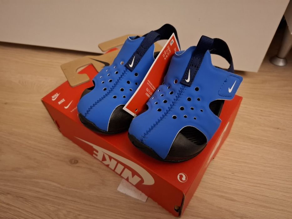 Нови бебешки сандали Nike, 23.5 номер