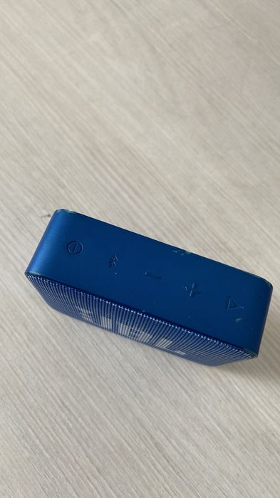 Продам блютуз колонку JBL GO2