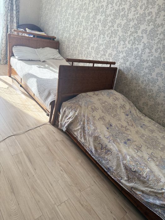 1,5 спальные кровати с матрасом