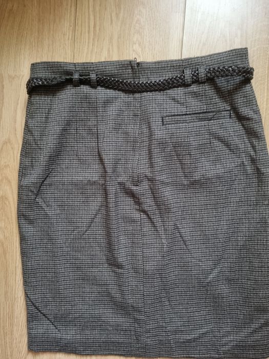 Fustă femei medie,cureaua este inclusă