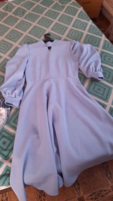 Продам платья на девочку подростка.