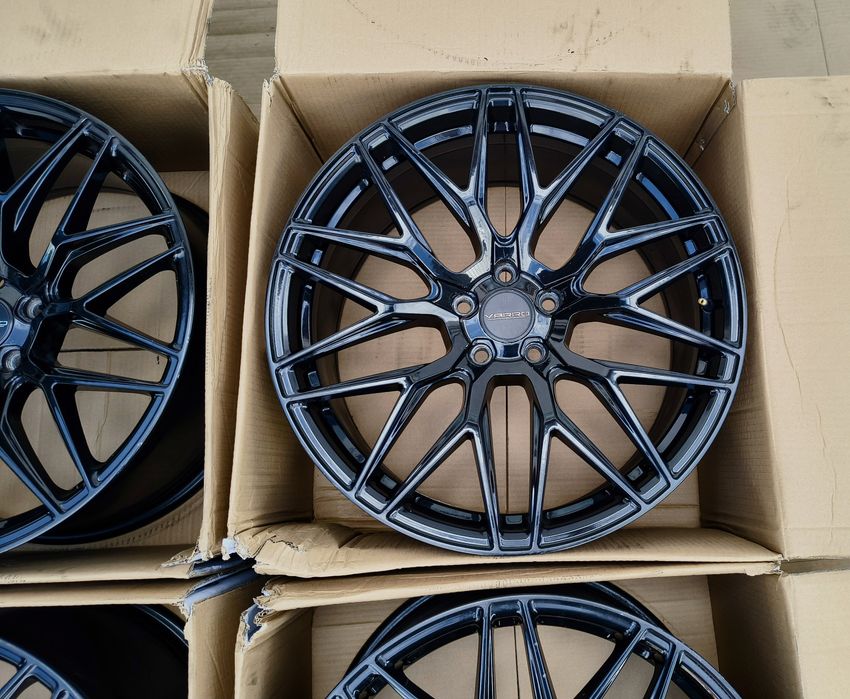 Jante 5 x 114.3 R20  Varro USA  - Full Black  Alpine Aston Martin BYD Dodge  INFINITI Land Rover LEXUS MASERATI Mitsubishi NISSAN Suzuki TESLA TOYOTA