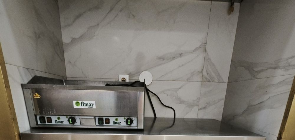 Професионални хладилници и хладилни маси на половин цена