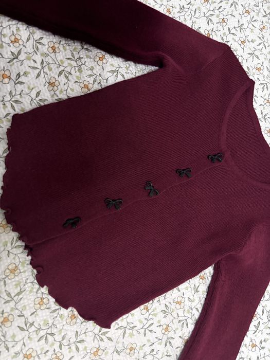 бордовая кофта приталенная с длинным рукавом в идеальном состоянии