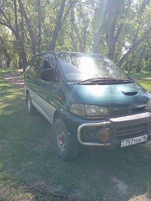 Продам Митсубиси Делика
