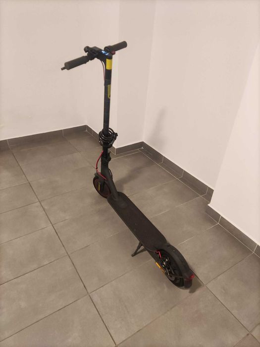 Trotineta electrica XIAOMI MI PRO 2, 8.5 inch, pliabila, negru