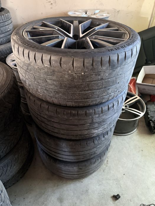 Джанти с гуми Audi RS6 C7 C7,5 G4 21 цола ( чисто нови гуми ) ( rs6 rs7 )( S6 C7 )(2013 2014 2015 2016 2017 2018 2019 )( Ауди Рс 6 Ц7 4Г )