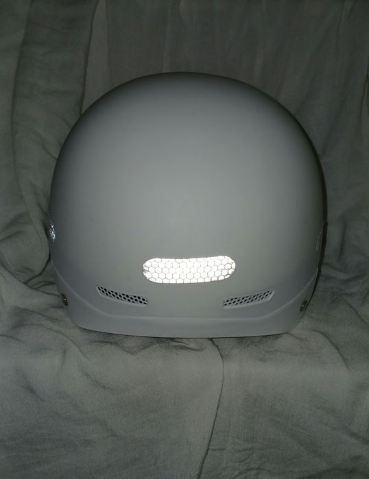 Шлем-каска для езды на мототранспортов и электроскутеров