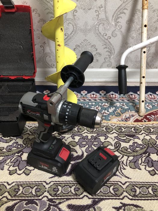 Продам ледобур,шруповерт