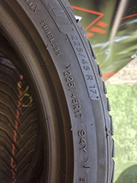 225 45 17 Michelin Cross Climate 2 m+s
