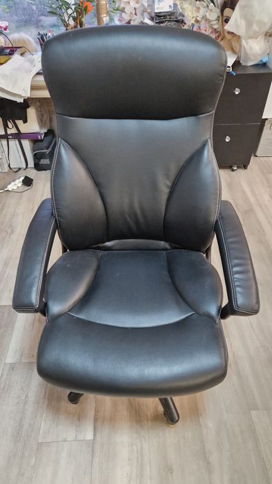 Scaun de birou rotativ