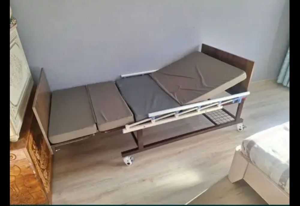 Медицинская кровать