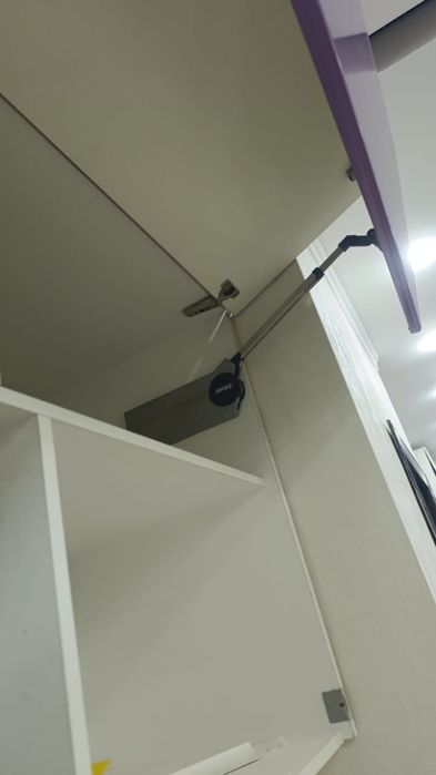 Продается кухонный мебель