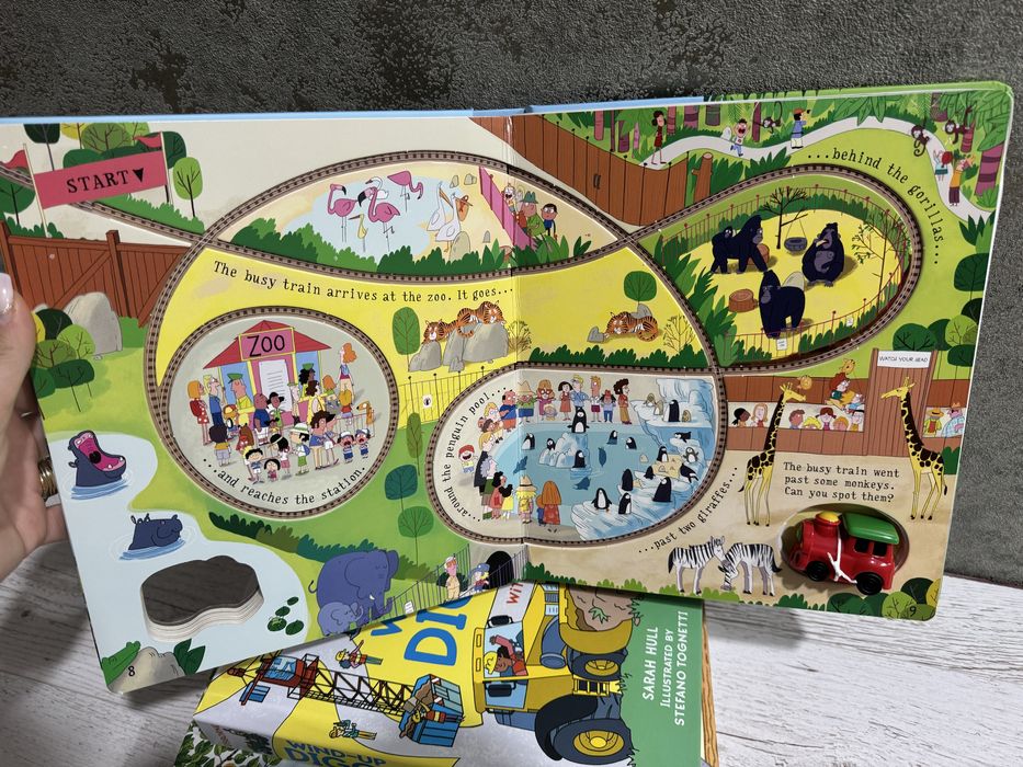Usborne pull-back busy train book. Carte jucarie trenulet