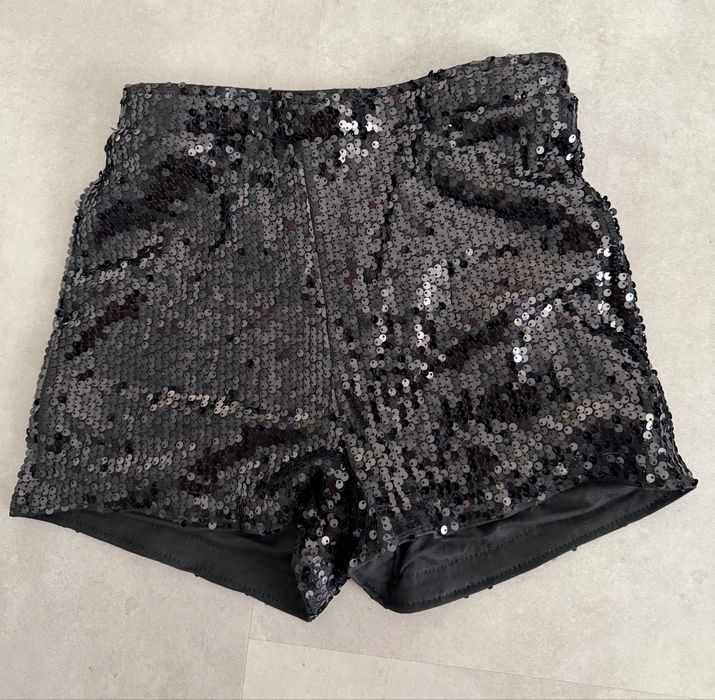 Къси панталонки с пайети