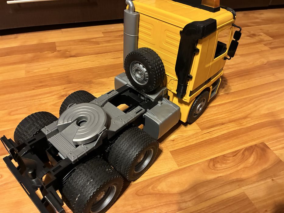 Set Bruder: Cap Tractor Mercedes, Platforma Fliegl si Excavator JCB