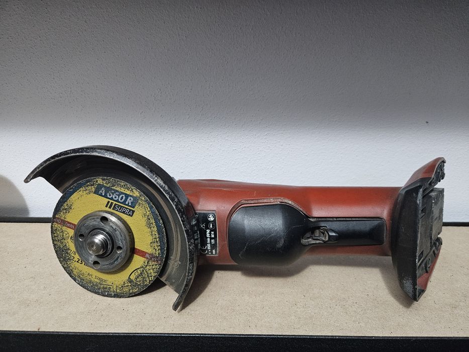 Flex cu acumulator HILTI
