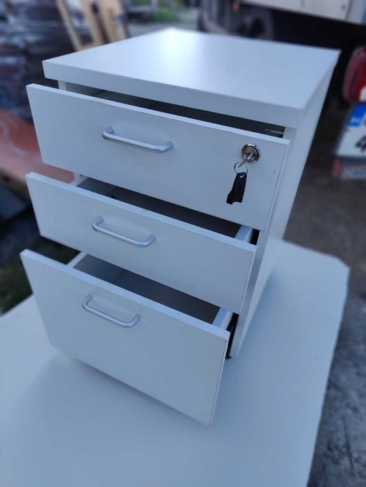 Контейнер, шкаф с колелца и чекмеджета с ключ за бюро