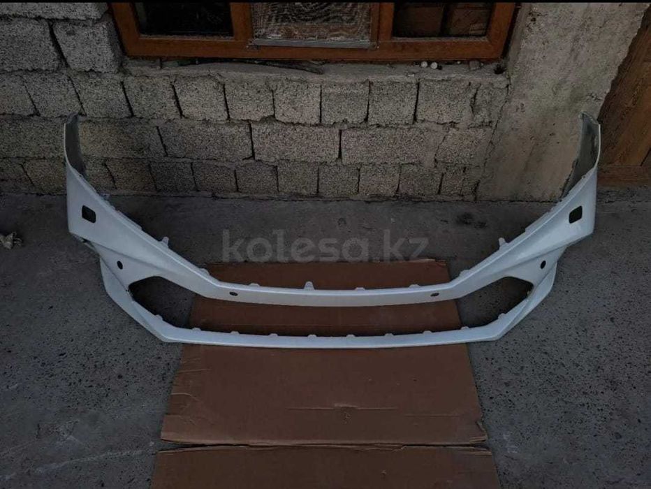 Бампер передний на Toyota Camry 80
