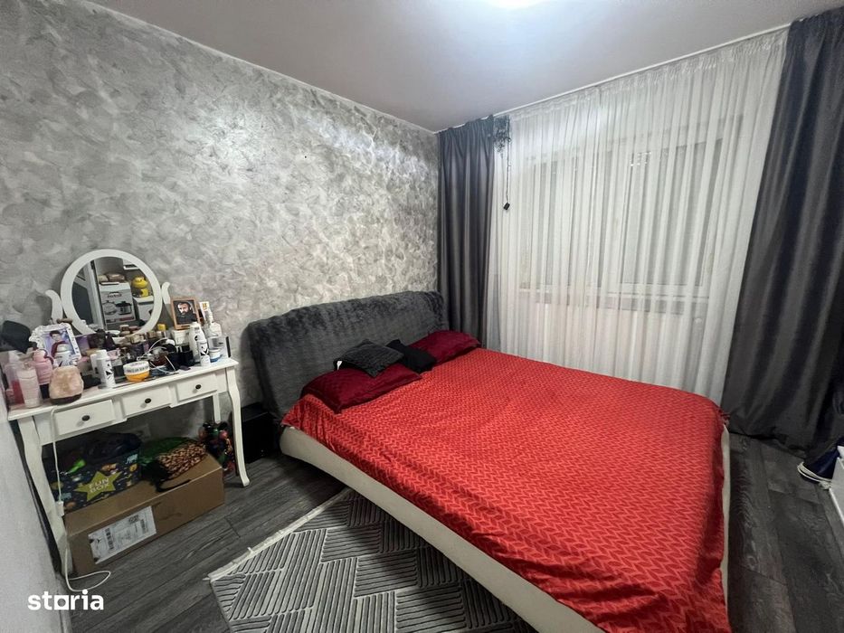 VAND URGENT 3 camere Micro 40 pret 53.000 euro Negociabil
