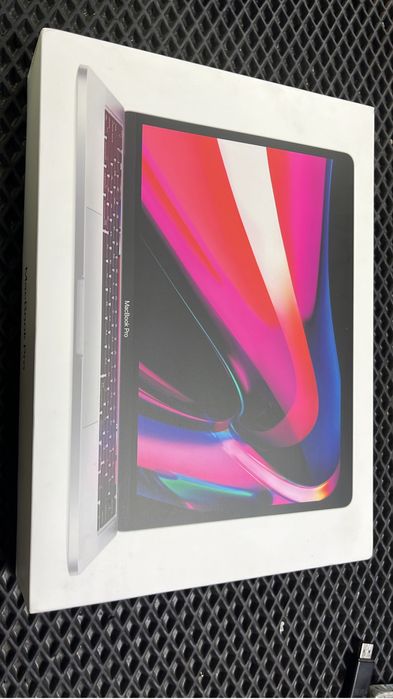 Macbook Pro 13 M2 2022 8/256 85%