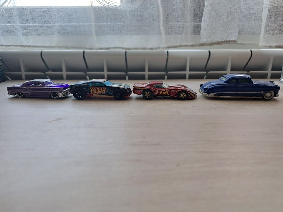 Колички Hotwheels
