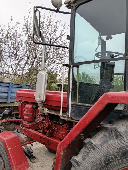 Traktor T28 Sotiladi