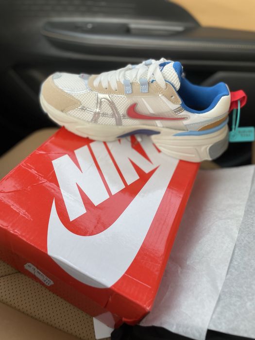 Кросовки NIKE новые