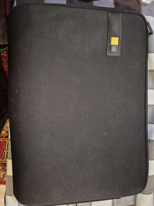 Калъф за лаптоп CaseLogic (неопренов с цип)