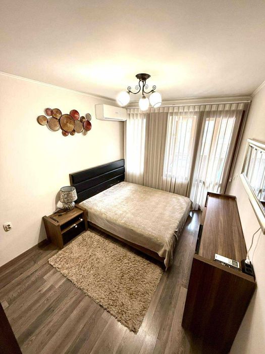 Дава се под наем Тристаен апартамент в София, Зона Б-18 - 100 кв.м за 1100 € - Снимка #11