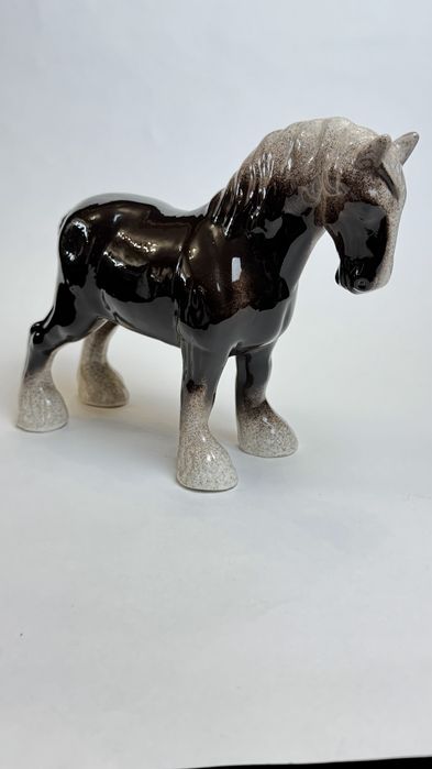 Фарфоровая статуэтка