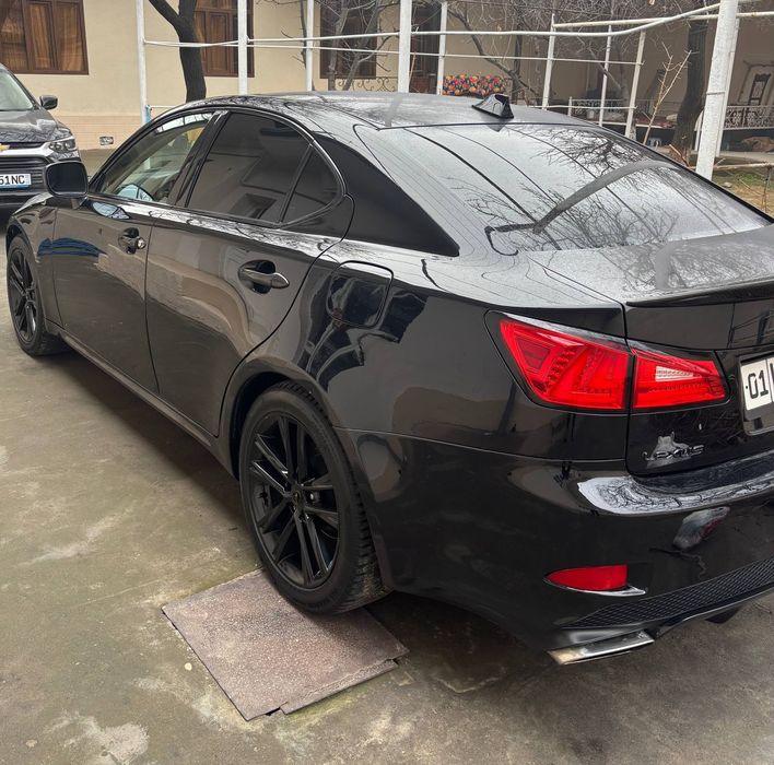 Is 250 lexus sotiladi