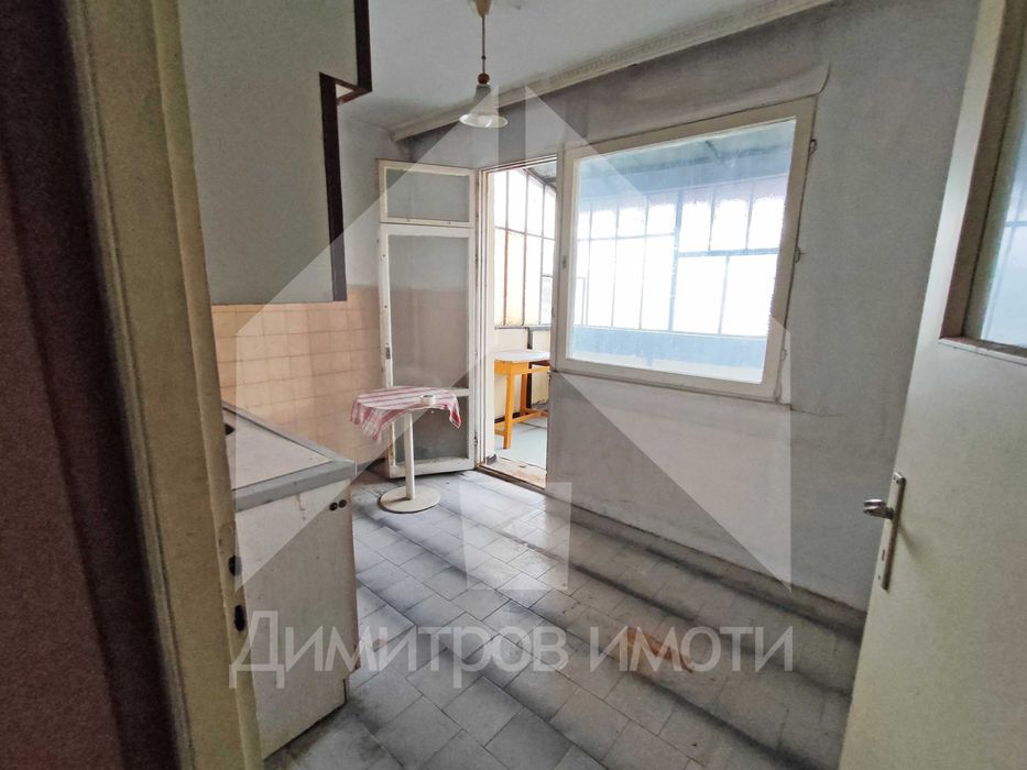 Продава се Едностаен апартамент в Нови пазар - 42 кв.м за 786 €/кв.м - Снимка #11