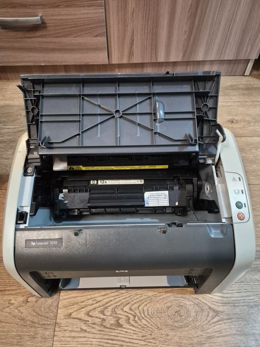Продам принтер  Hp 1010