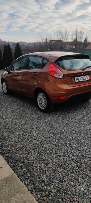 Vând Ford fiesta 1.3