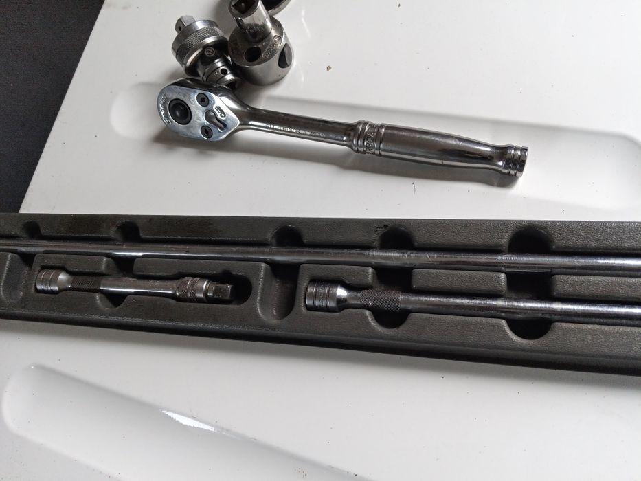 Vind scule profesionale snap  on, facom unele Sint noi altele  sint  u