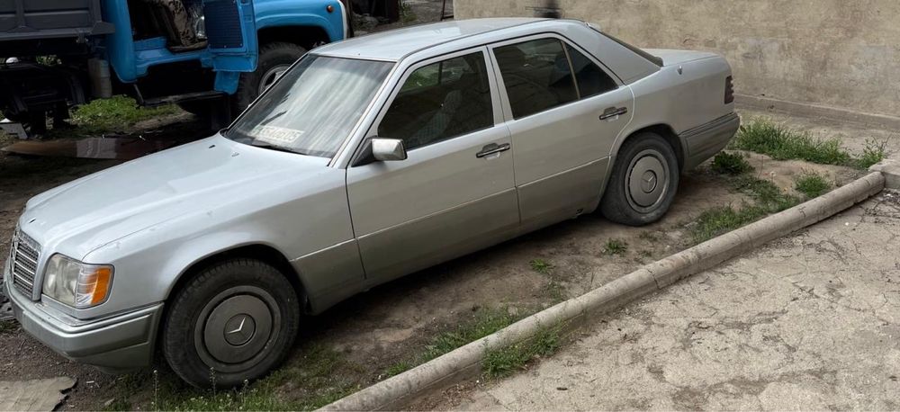 Мерседес w124 E300D на разбор