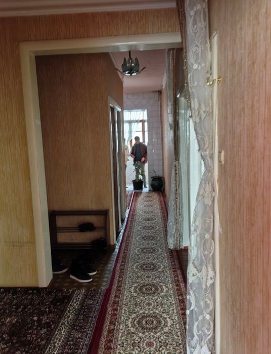 Qoraqamish 2.4 3xona 3etaj 4etajli 400$ oilaga